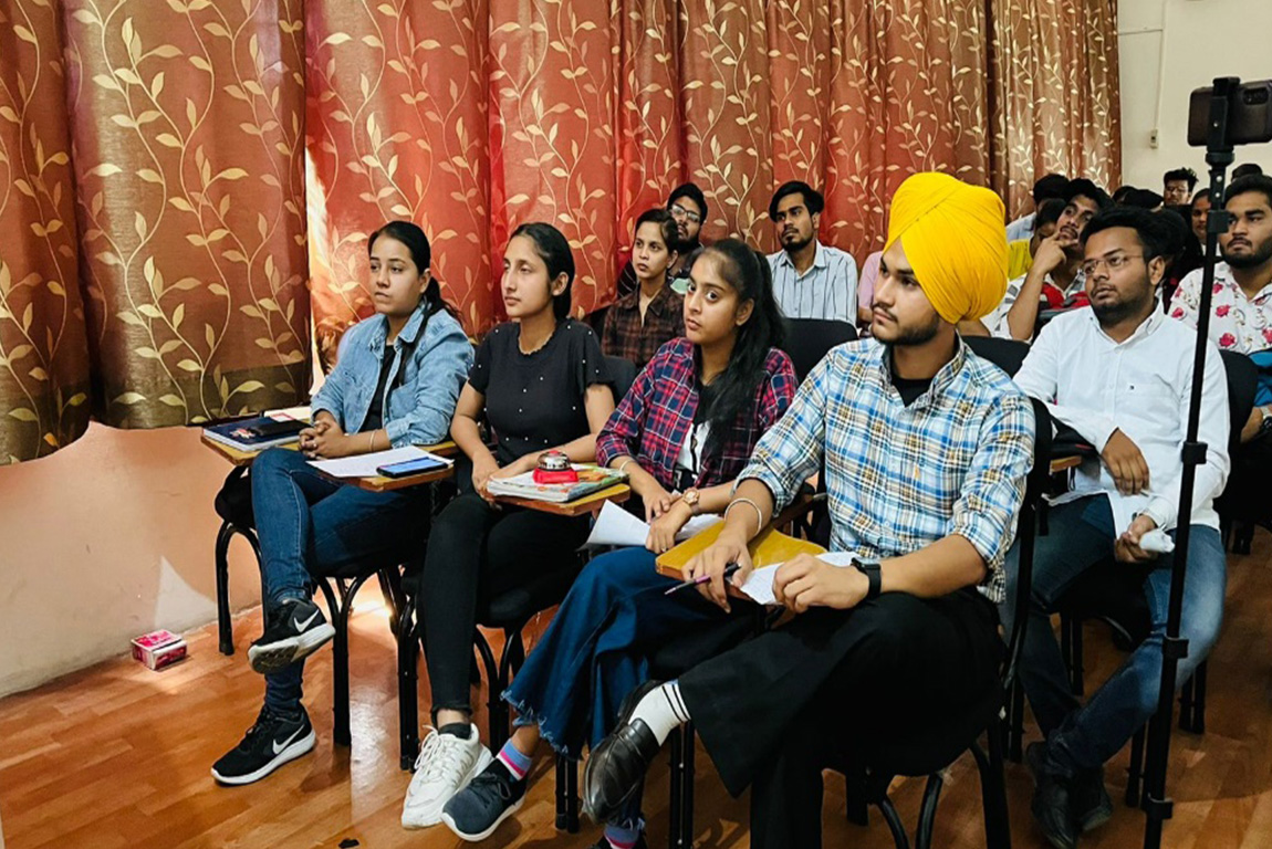 Pharmacy College Club organized 'Oration Competition'